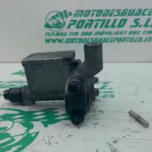 Foto de Bomba de freno delantero Yamaha Cygnus x 125 referencia 324-23-45143