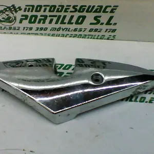 Foto de Embellecedor de reposapie izquierdo Hyosung Aquila 250 referencia 78-19-19231 foto 4