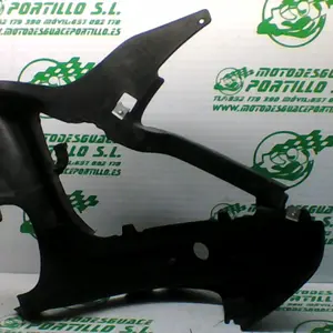 Foto de Carcasa bajo asiento derecho Aprilia COMPAY 125 referencia 158-21-29478 foto 3