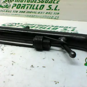 Foto de Patilla lateral Suzuki GS-500-F referencia 166-19-21502 foto 3