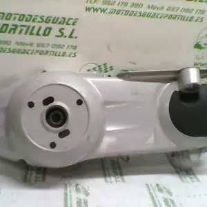 Foto de Tapa de cárter Vespa Granturismo 125 referencia 426-22-44628 foto 4