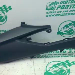 Foto de Carcasa lateral izquierda Honda FORZA 125 referencia 396-25-48994 foto 3