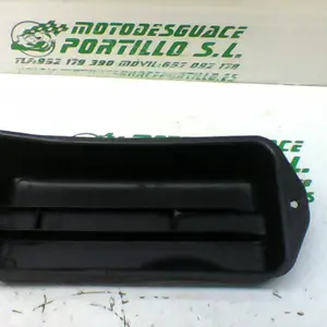 Foto de Tapa batería Vespa LX 50 2T referencia 199-22-41916 foto 10