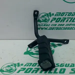 Foto de Estribera trasera derecha con reposapies Honda Dylan 125 referencia 80-23-44292