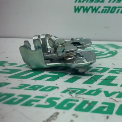 Foto de Cerradura del asiento Honda CB 500XA referencia 415-23-47797