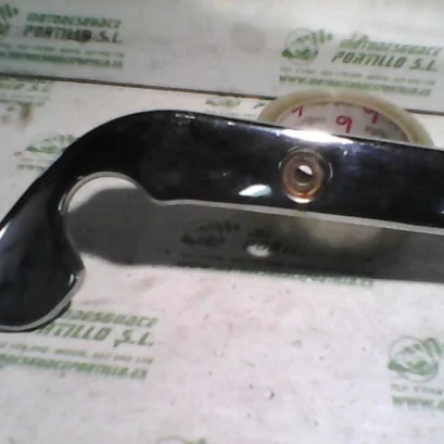 Foto de Embellecedor lateral izquierdo Suzuki Marauder 125 referencia 46-19-17584