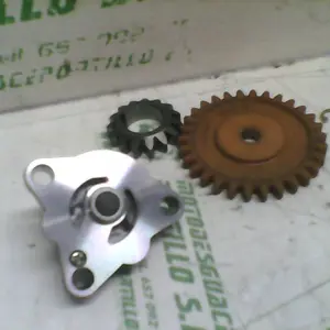 Foto de Bomba de aceite Suzuki MARAUDER 125I referencia 227-18-15660