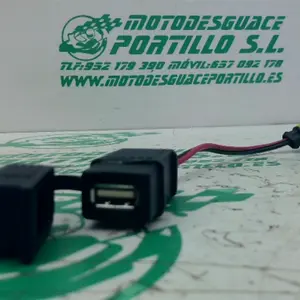 Foto de Toma de corriente Piaggio BEVERLY 300 I referencia 452-23-46571 foto 1