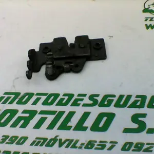 Foto de Cerradura del asiento Piaggio X8 200 referencia 264-18-18375 foto 2