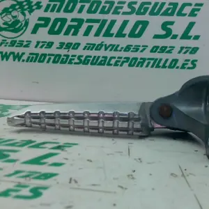 Foto de Estribera trasera izquierda con reposapies Yamaha N MAX 125 referencia 394-23-46391 foto 7