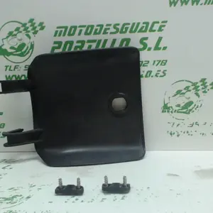 Foto de Puerta depósito gasolina Aprilia Arrecife 125 referencia 74-17-7018