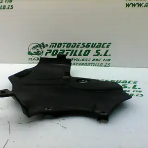 Foto de Embellecedor chasis derecho Yamaha YBR 125 i referencia 118-19-19505 foto 2