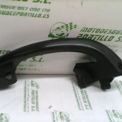 Foto de Agarradera derecha Piaggio X9 250 referencia 44-18-12410