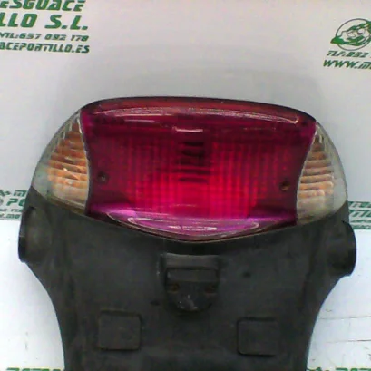 Foto de Portamatrícula con piloto Kymco Bet&win 50 referencia 51-19-19987