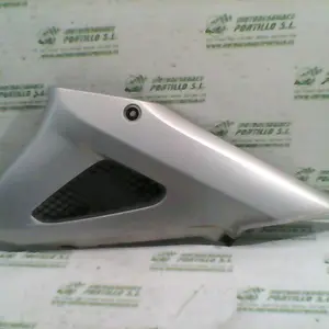 Foto de Carcasa bajo asiento derecho Honda CBF 250 referencia 180-20-33902 foto 12
