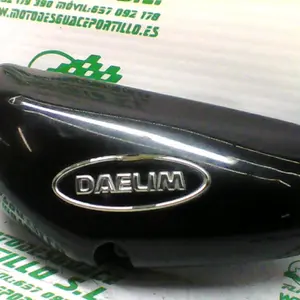 Foto de Carcasa bajo asiento izquierdo Daelim Daystar 125 referencia 139-21-41986 foto 2