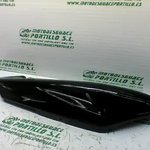 Foto de Carcasa lateral trasera derecha Honda CBF 250 referencia 180-20-33904 foto 5