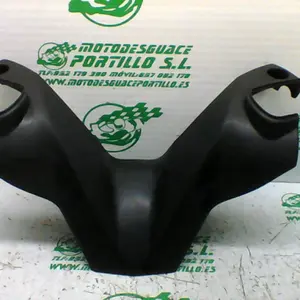 Foto de Embellecedor del manillar Kymco super dink 300 i referencia 113-23-43386 foto 3