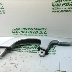 Foto de Asidero derecho Yamaha XMAX 250 referencia 213-19-37420 foto 5