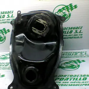 Foto de Deposito gasolina Honda Pcx 125 referencia 412-21-32331 foto 8