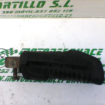 Foto de Reposapies delantero izquierdo Suzuki GS-500-F referencia 166-19-21490