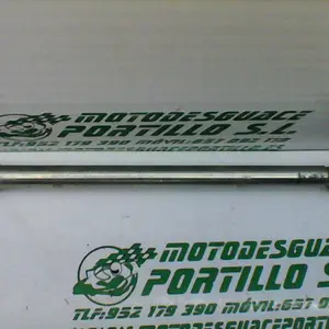 Foto de Eje de rueda delantera Peugeot Satelis 125 referencia 11-19-19004 foto 5