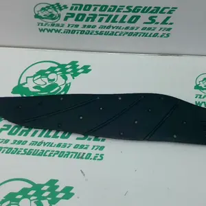 Foto de Alfombrilla derecha Yamaha XMAX 250 referencia 213-19-37433 foto 10