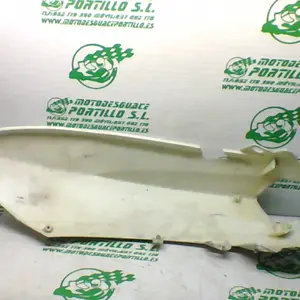 Foto de Carcasa bajo asiento derecho Peugeot Kisbee 50 4T referencia 303-19-34505 foto 3