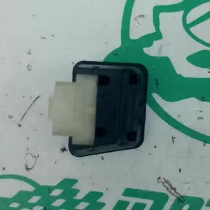 Foto de Interruptor de luz larga/corta Kymco MILER 125I referencia 151-24-48059 foto 2
