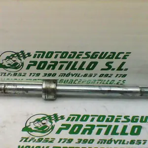 Foto de Eje de rueda delantera Suzuki SIXTEEN 125 referencia 281-18-19667 foto 2