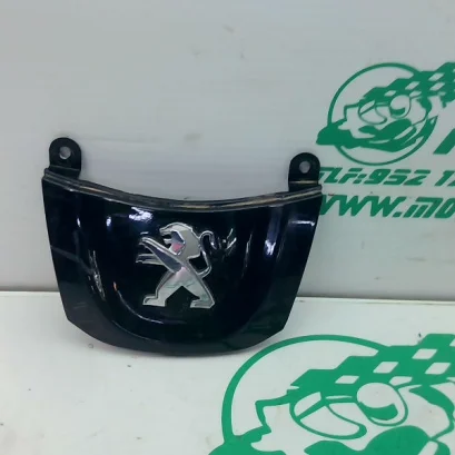 Foto de Embellecedor del frontal Peugeot tweet 50 2020 referencia 89-23-43292