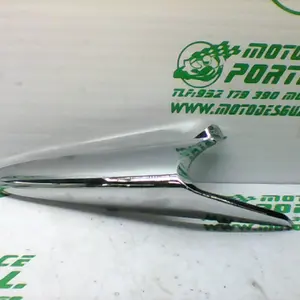Foto de Embellecedor de carcasa trasera derecha Honda SH MODE referencia 413-21-32598 foto 3