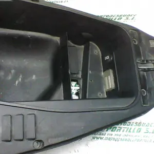 Foto de Porta-casco Gilera NEXUS 500 04 referencia 15-21-28845 foto 2