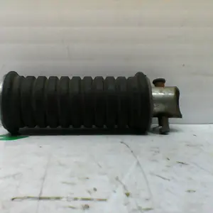 Foto de Reposapies trasero izquierdo Suzuki GN 250 referencia 152-21-39506 foto 5