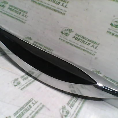 Foto de Embellecedor de carcasa trasera derecha Piaggio Beverly 125 referencia 10-16-11108