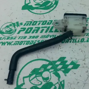Foto de Depósito del líquido de frenos Honda CB 500XA referencia 415-23-47928