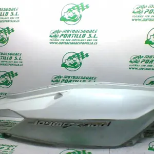 Foto de Carcasa bajo asiento derecho Sym JOYMAX 300I referencia 305-21-31839 foto 3