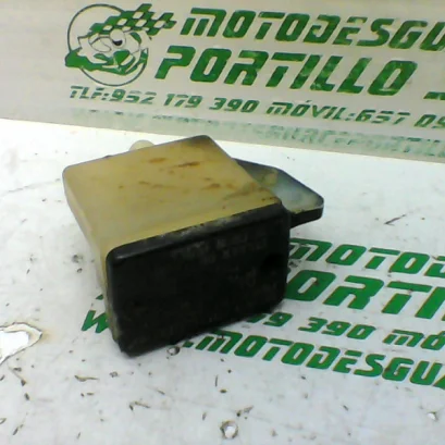Foto de Depósito del líquido de frenos Suzuki gsx600F referencia 156-16-23667