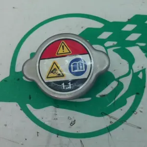Foto de Tapon del radiador Honda PS 125 referencia 106-24-47661 foto 15