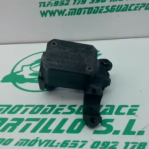 Foto de Bomba de freno delantero Yamaha XMAX 250I referencia 283-22-37609 foto 4
