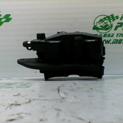Foto de Pinza de freno delantera Honda SH MODE referencia 413-21-32586