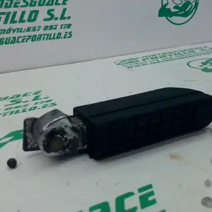Foto de Reposapies trasero derecho Kymco Zing ii 125 referencia 197-16-38926 foto 3