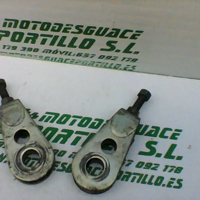 Foto de Tensores de rueda trasera Suzuki TU 250 referencia 143-19-20079