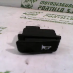 Foto de Interruptor de claxon Sym Jet 2t 50 referencia 95-17-8556