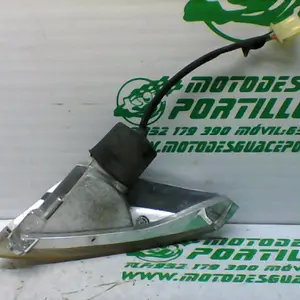 Foto de Intermitente delantero izquierdo Honda PS 125 referencia 106-24-47663 foto 6