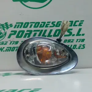 Foto de Intermitente delantero derecho Kymco Yup 50 referencia 243-20-35141 foto 3