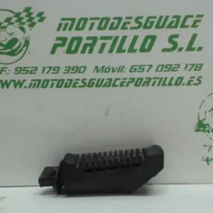 Foto de Reposapies trasero izquierdo Suzuki GS 500 E referencia 290-20-36932 foto 5