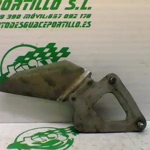 Foto de Estribera delantera izquierda Suzuki GS 500 E referencia 290-20-36937 foto 1