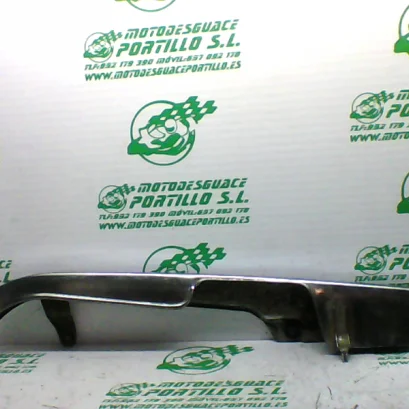 Foto de Cubre cadena Suzuki GN 250 referencia 152-21-39488