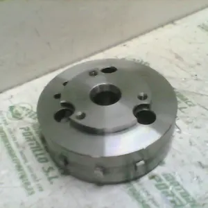 Foto de Plato magnetico Suzuki MARAUDER 125I referencia 227-18-15617